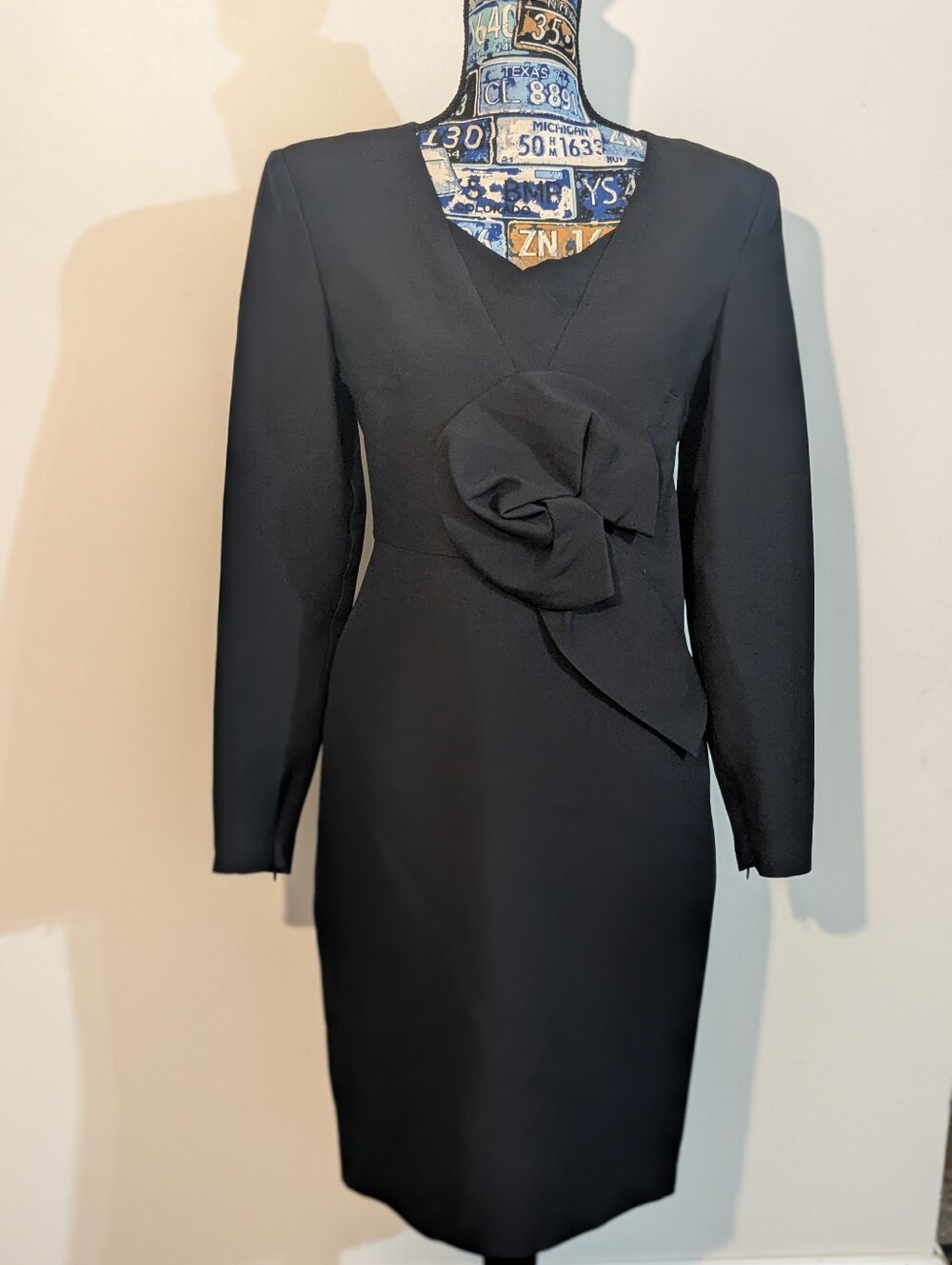 Roland Mouret Floral-Appliqué Wool Silk $1100 Midi Black Dress Size US 6